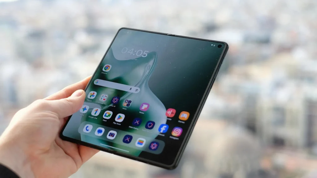why foldable smartphones are becoming popular